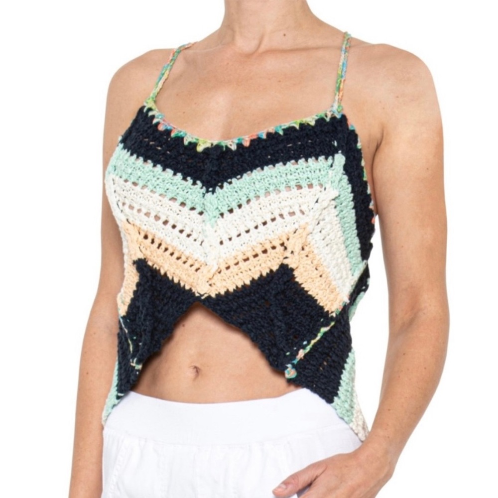 NWT-Free People Crocheted Crop Tank, size XS 15 P2P 💜💜